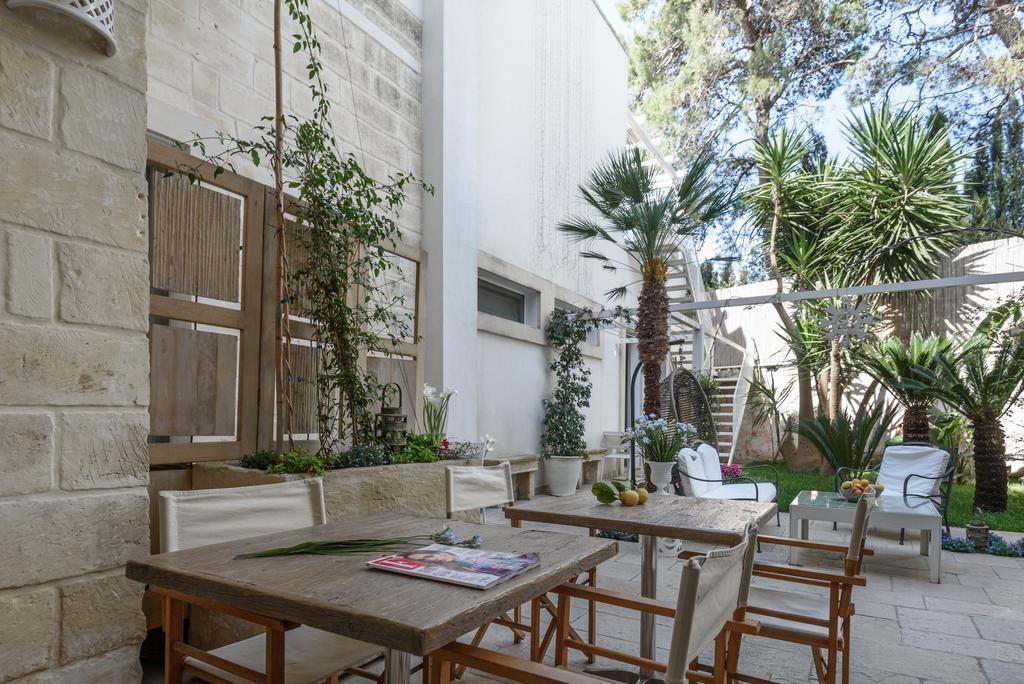 Bed and Breakfast Palazzo Dei Dondoli Lecce Exterior foto