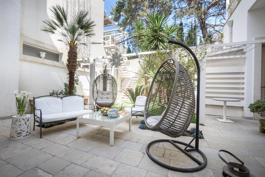 Bed and Breakfast Palazzo Dei Dondoli Lecce Exterior foto